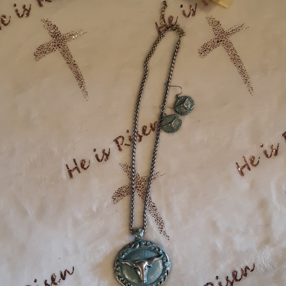 Longhorn Necklace
